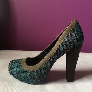 Jessica Simpson - Heels/ Pumps - size 8
